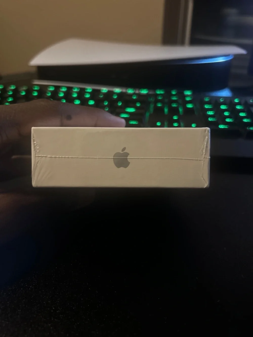 Apple White Wireless Earbuds with Charging Case